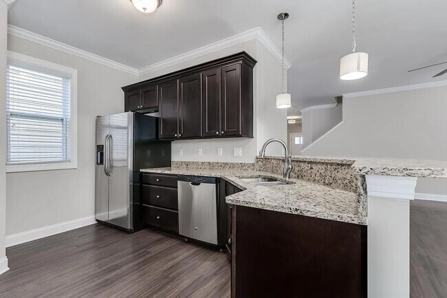 Building Photo - Like-new home located at the heart of the ...