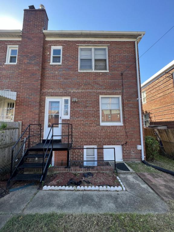Building Photo - 4969 12th St NE