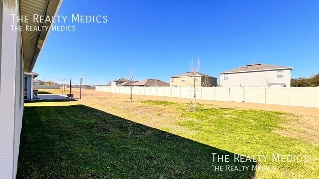 Building Photo - 5239 Mahogany Dr