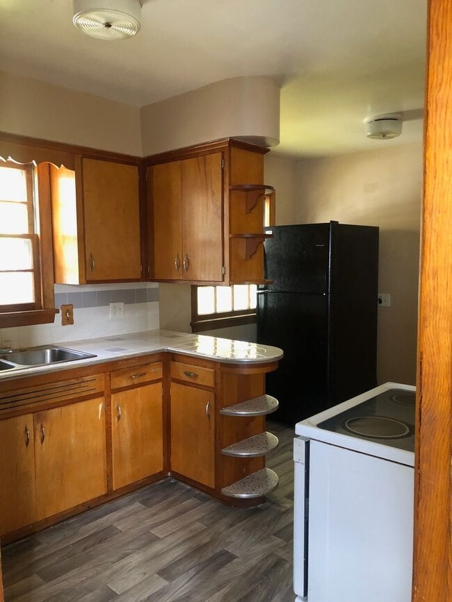 Building Photo - nice 2 bedroom house ready for move in ASAP.