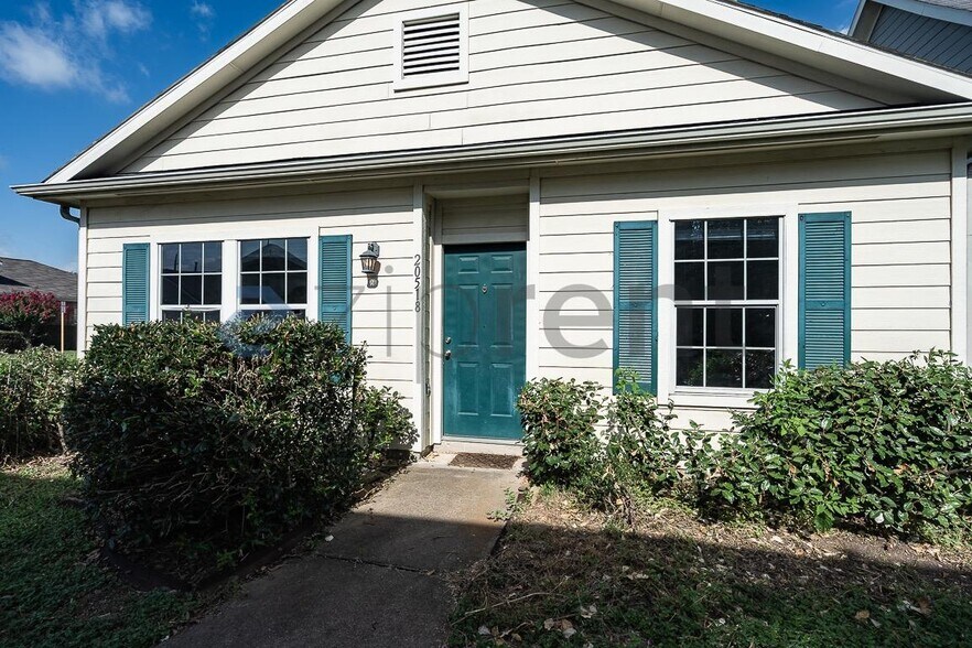Building Photo - Unit
