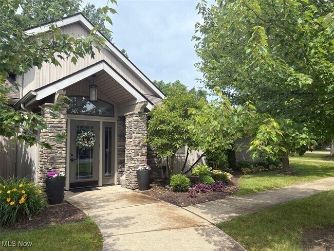 Building Photo - 3800 Rosemont Blvd