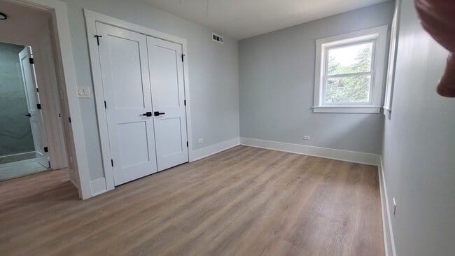 Building Photo - 2031 N 18th Ave