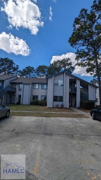 Building Photo - 910 Brett Dr