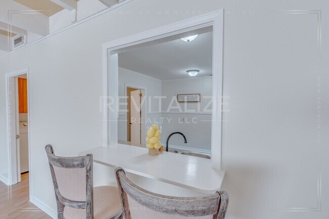 Building Photo - 3 Bed 2 Bath Gem in Midtown Mobile!!