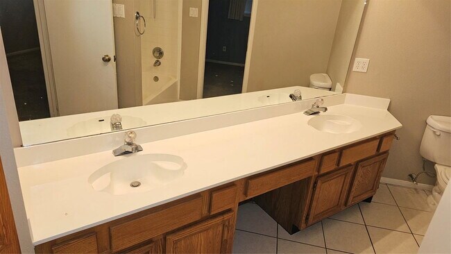 Building Photo - Duncaster Drive, Missouri City, TX 77459 - 3 BR 2.5 BA single-family home