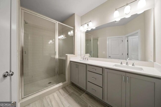 Building Photo - 3761 Oxford Cir