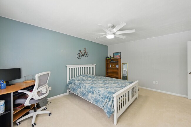 Building Photo - 2641 Springhaven Dr