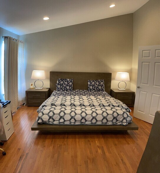 Building Photo - 10 Boehm Dr