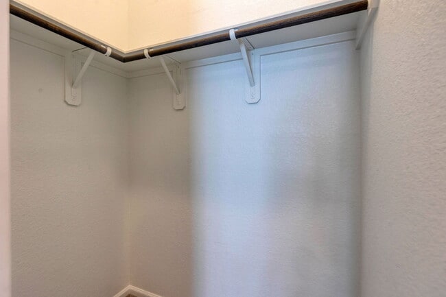 Building Photo - 125 Rangel Dr