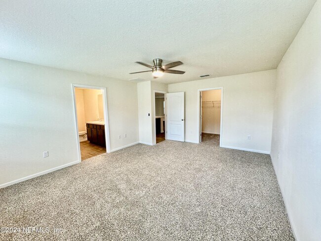 Building Photo - 2172 Carolina Ct