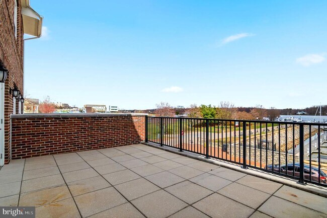 Building Photo - 612 Marina Landing Ln