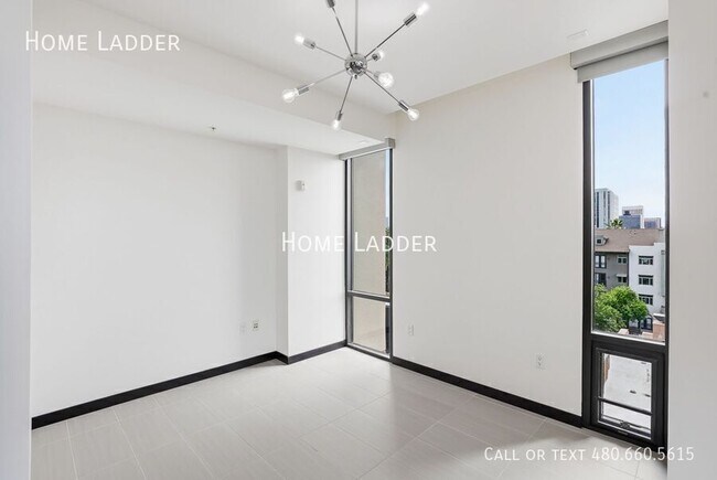 Building Photo - 208 W Portland St
