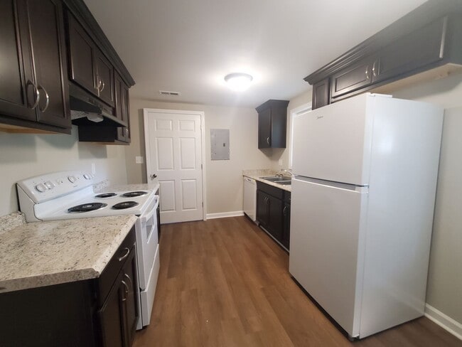 Building Photo - 2618 Graham Rd