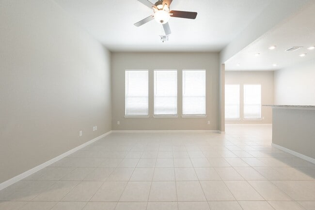 Building Photo - Charming 4 Bedroom Home in Troy – Ideal Lo...