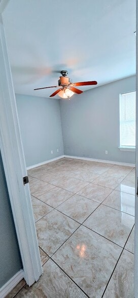 Building Photo - 1302 Quitaca Dr