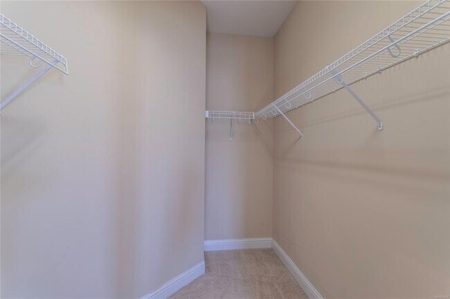 Building Photo - 8740 Pemberton Park