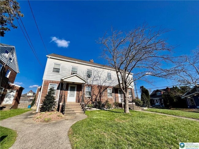 Primary Photo - 103 W Grant St