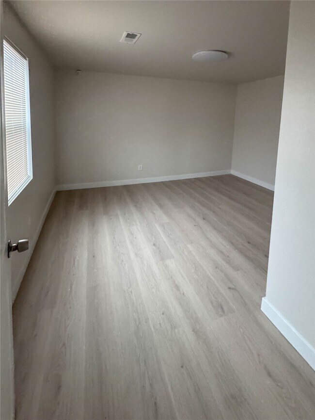 Building Photo - 2000 Meridian Ave