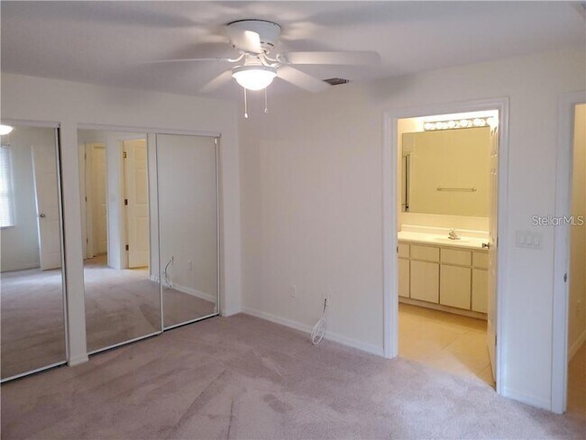 Building Photo - 1108 Apple Terrace