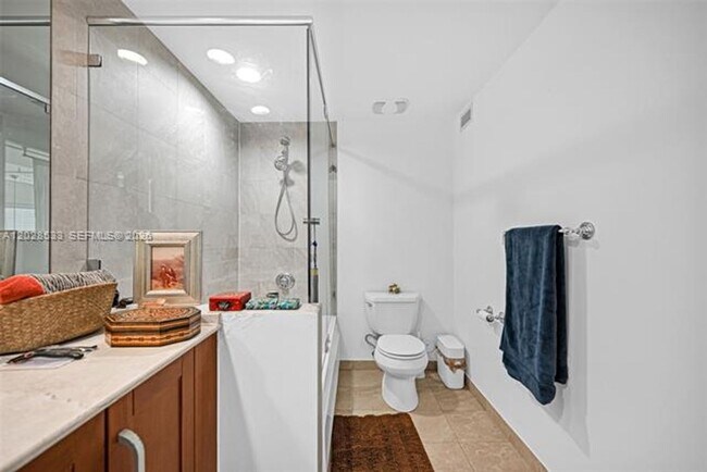 Building Photo - 7728 Collins Ave