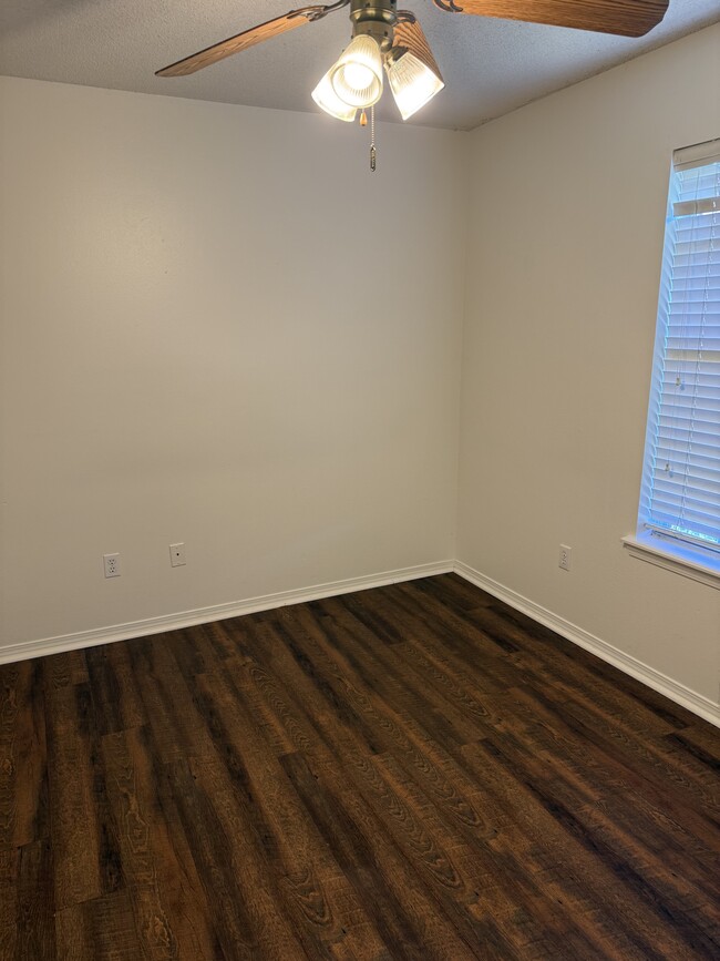 Building Photo - 1811 Ingalls Ln