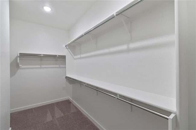 Building Photo - 205 Rosebush Dr