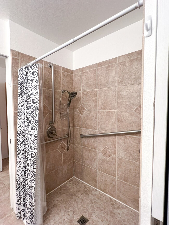 Building Photo - 4714 Mills Dr