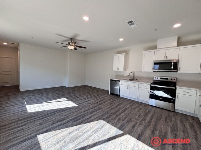 Building Photo - 6012 Curvy Hills Dr