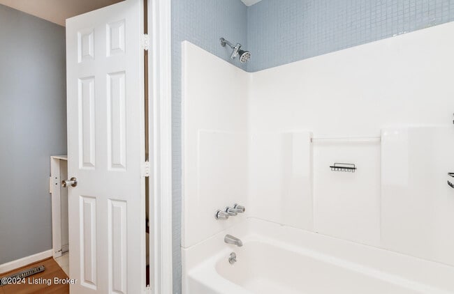 Building Photo - 120 Franklin Ave