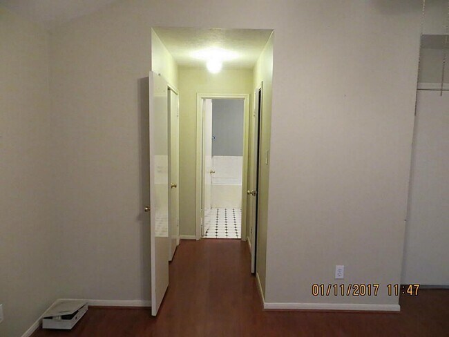 Building Photo - 5418 Baslow Dr