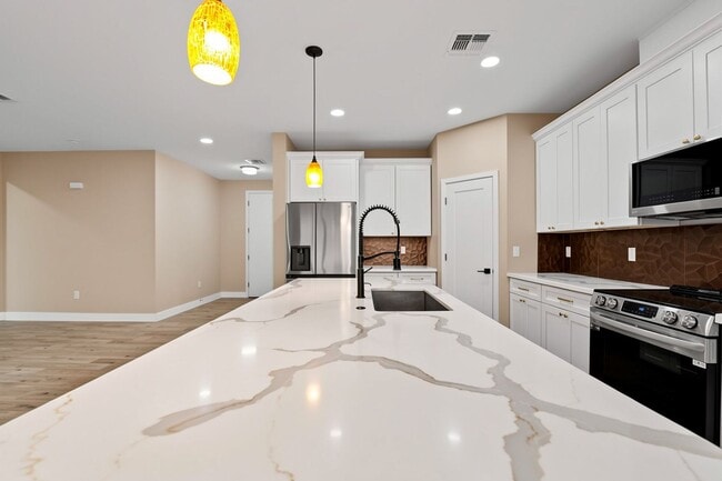 Building Photo - NO HOA! 2024 Build w/ RV Gate, Quartz Kitchen & 4 Spacious Bedrooms