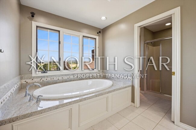 Building Photo - 2055 Ridge Pointe Dr