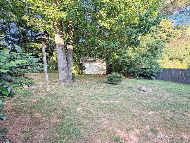 Building Photo - 5885 Sarah Orr Ln