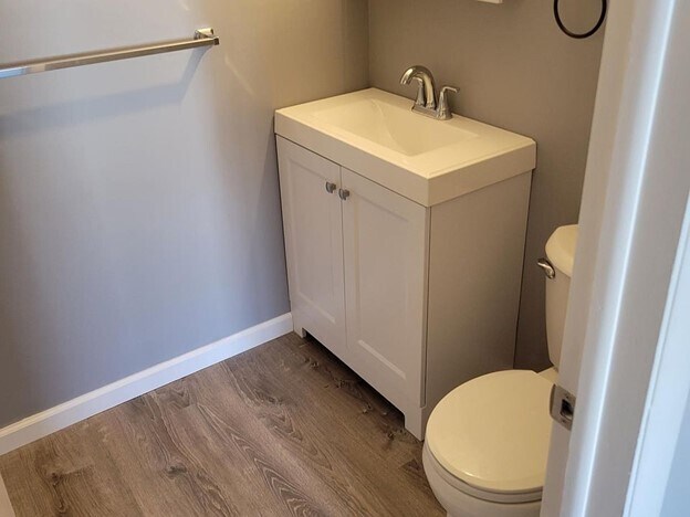 Building Photo - 115 Denrose Dr