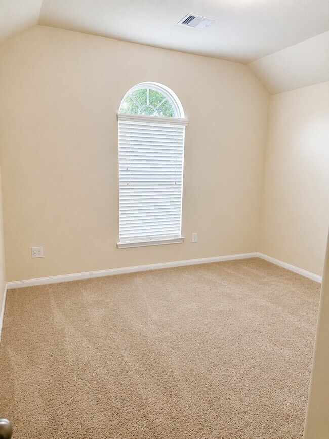 Building Photo - 24907 Diamond Ranch Dr