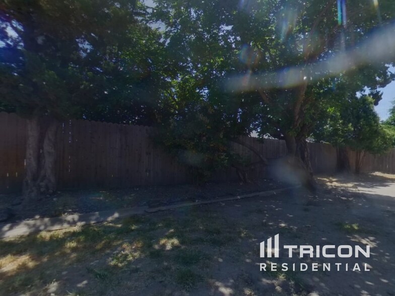 Building Photo - 831 Spoonbill Ln