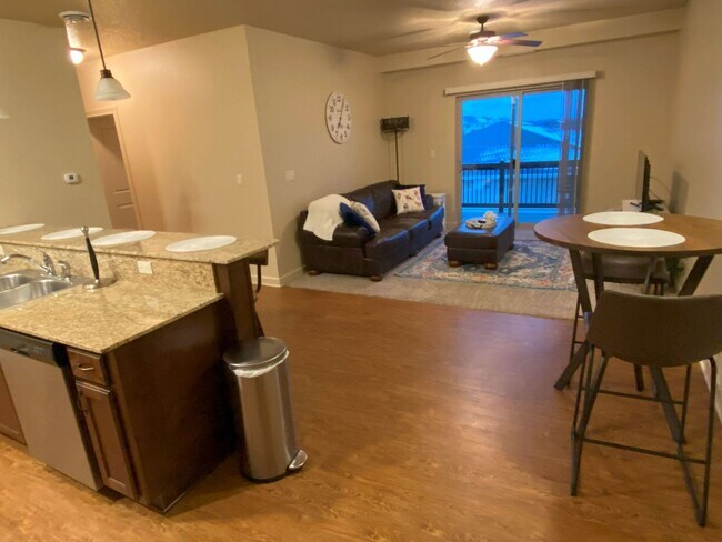 Building Photo - 2715 Bobcat Dr