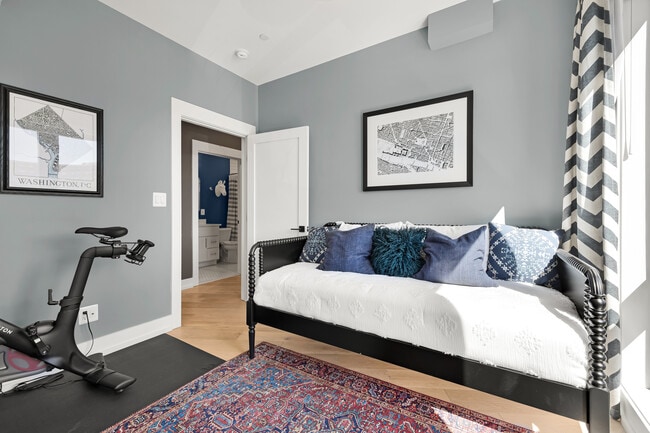 Building Photo - 3900 Kansas Ave NW