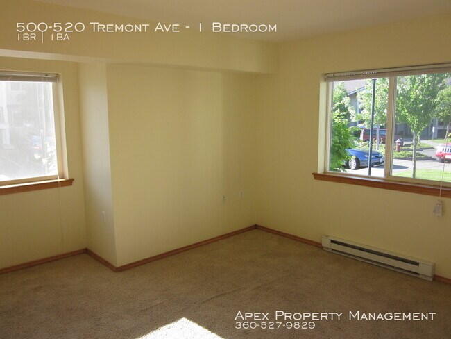 Building Photo - NORTH BELLINGHAM - Creekside Villas