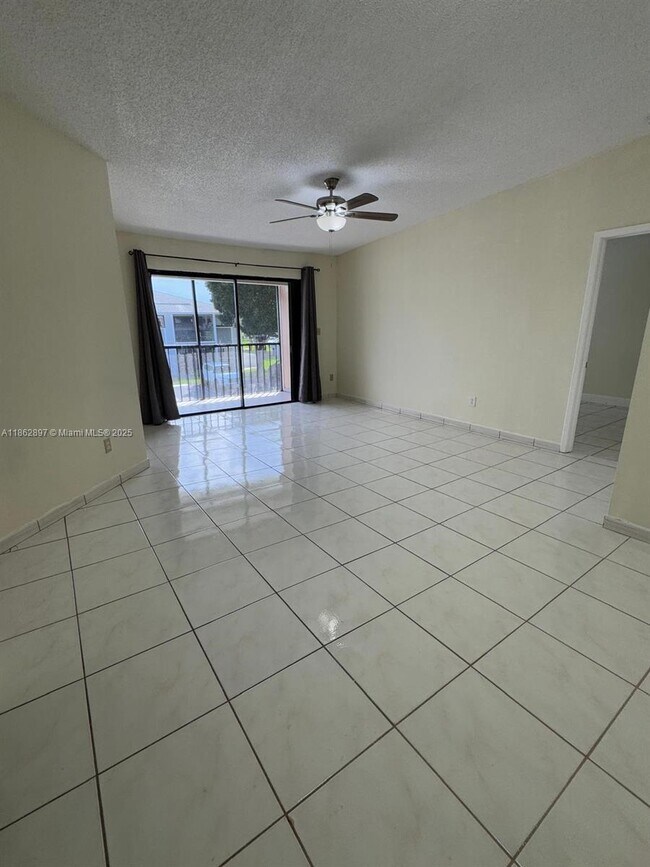 Building Photo - 9707 Hammocks Blvd