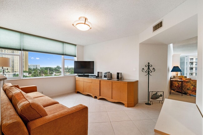 Building Photo - 1340 S Ocean Blvd