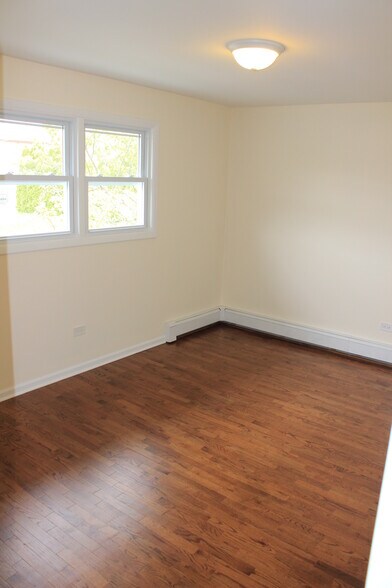 Building Photo - 14437 S Ravinia Ave