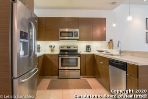Building Photo - 17902 La Cantera Pkwy