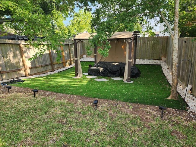 Building Photo - 4536 Sunflower St