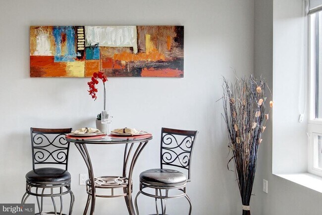 Building Photo - 2422 17th St NW