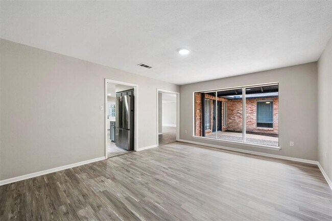 Building Photo - 16911 Summit Oaks Ln