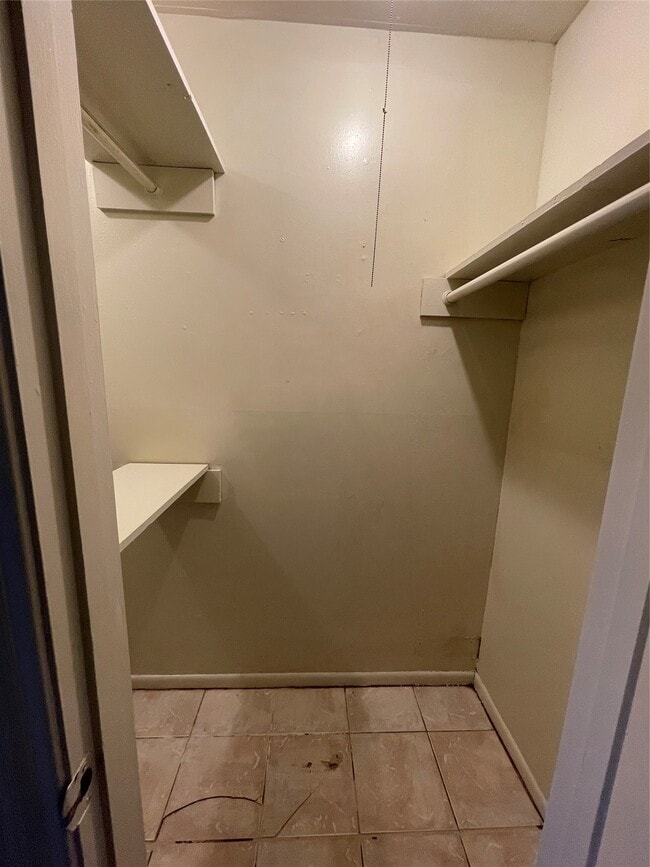 Building Photo - 9434 Tooley Dr