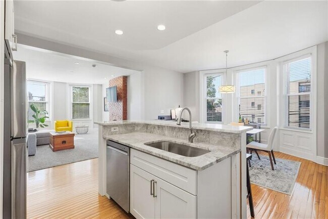 Building Photo - 480 Orchard Ave