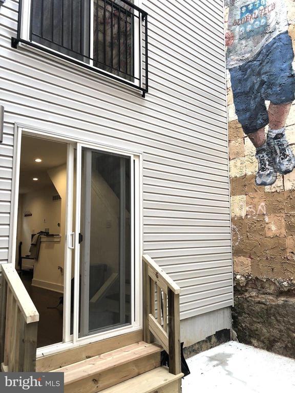 Building Photo - 1138 Mt Vernon St